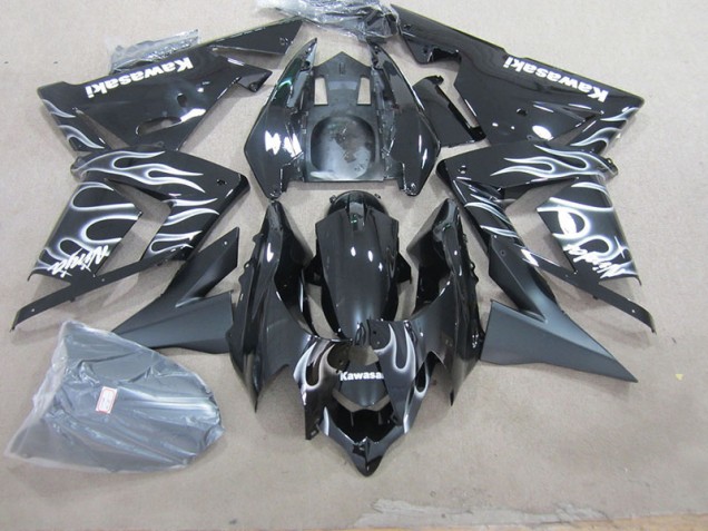 ZX10R 03-05 - Negro con Blanco Llama